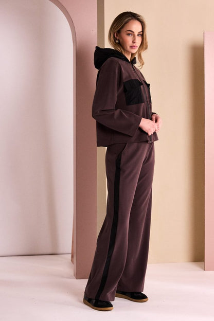 Naya Wide Leg Pull Up Trouser With Contrast Panel in Choko Naw26306