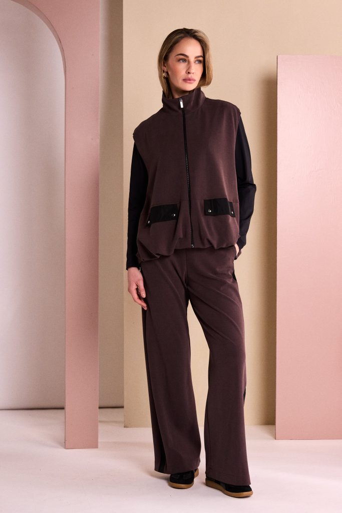 Naya Wide Leg Pull Up Trouser With Contrast Panel in Choko Naw26306