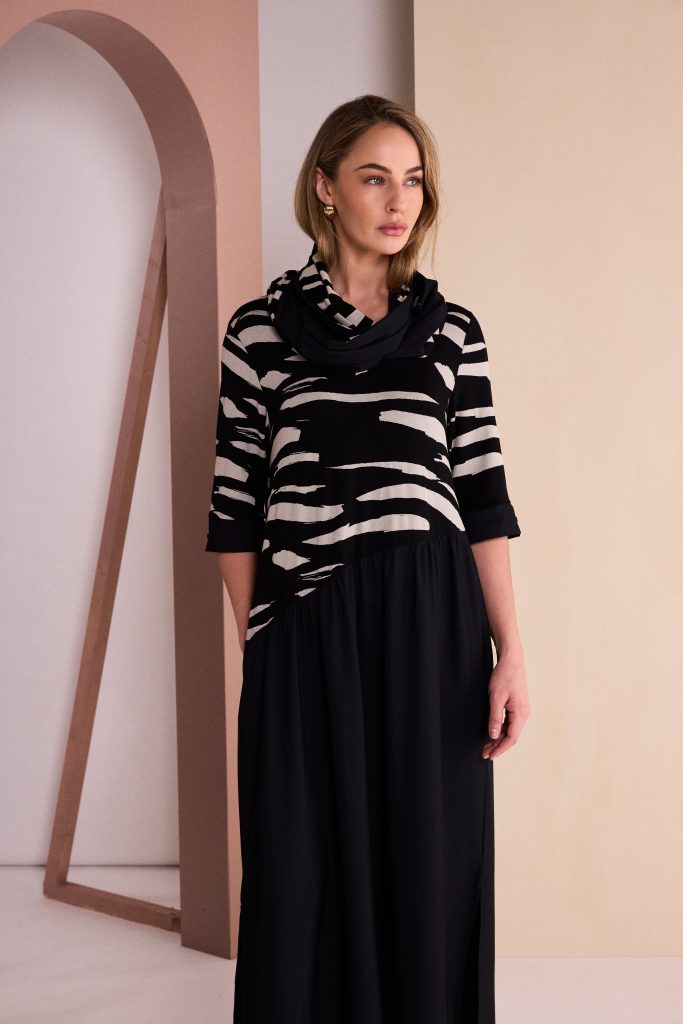 Naya Round Neck Contrast Print Dress | Printed Bodice &amp; Travel Fabric Skirt Naw26155