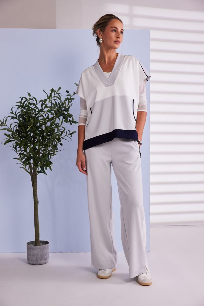 Naya Pull Up Trouser With Contrast Panel At Side Seam And Zip Pocket Npa26250
