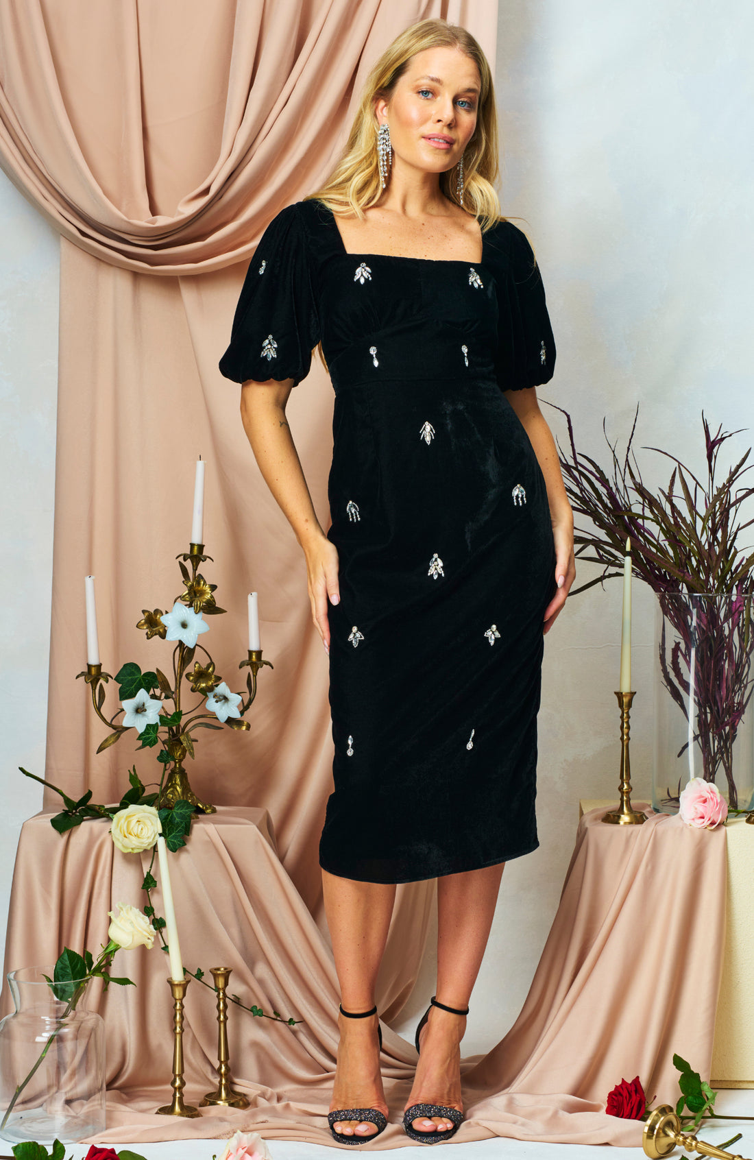 Hope &amp; Ivy The Bettina Puff Sleeve Velvet Midi Pencil Dress with Embellishment