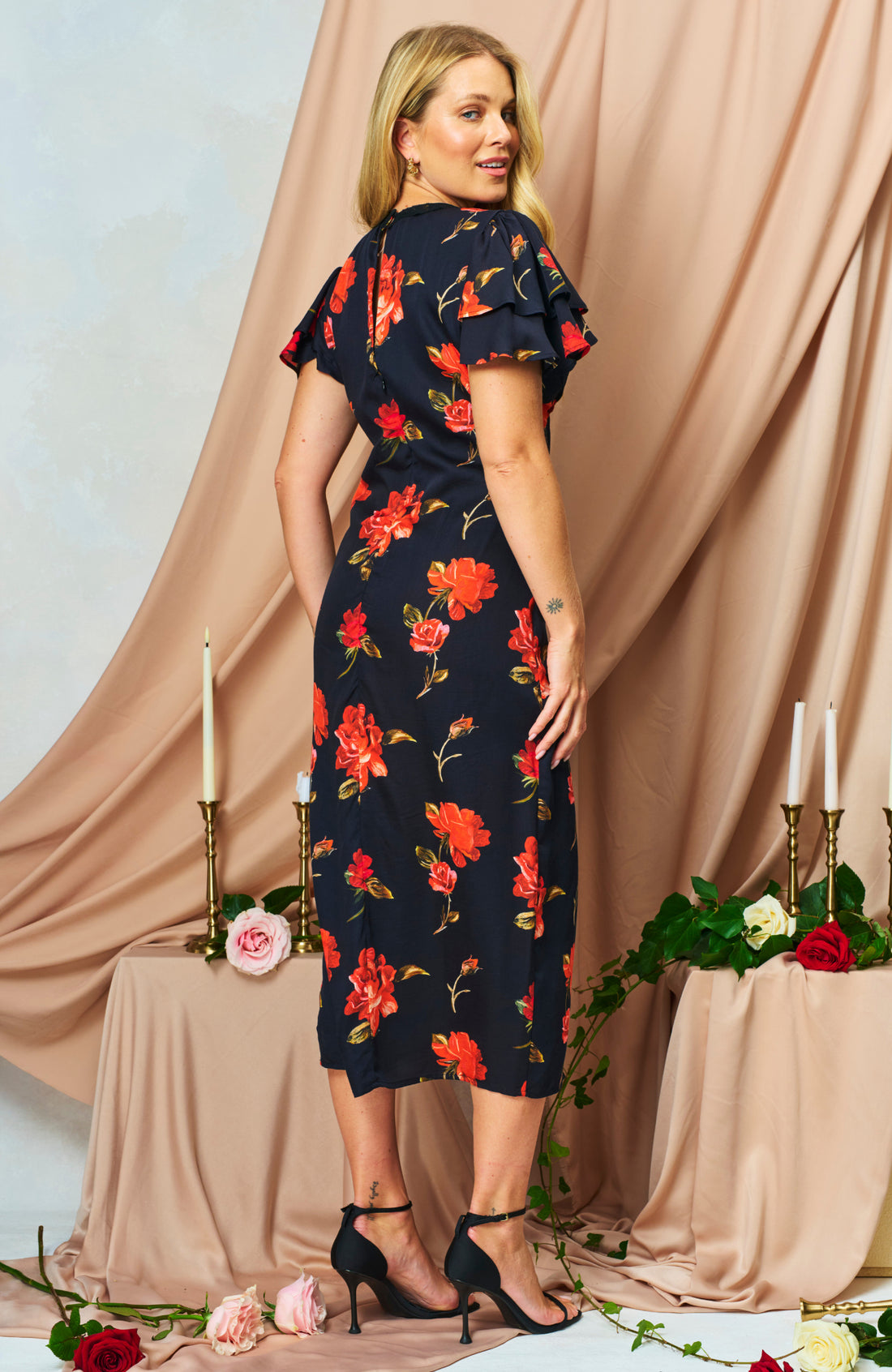 Hope &amp; Ivy The Felicity Frill Sleeve V-Neck Midi Dress with Tie Detail