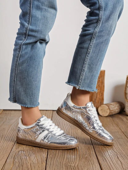 Metallic trainers Silver and White