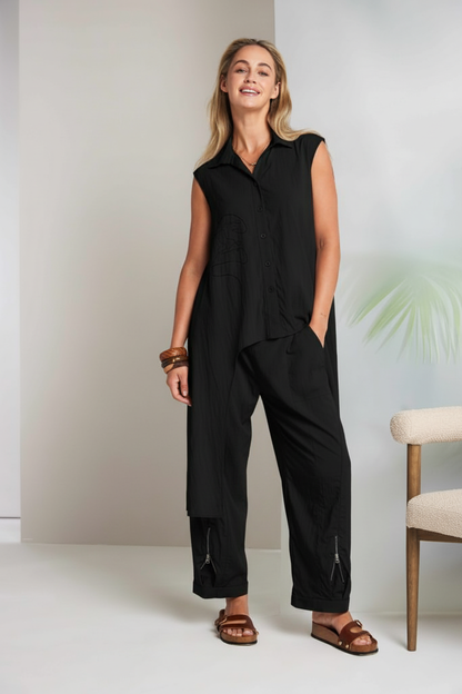 Black outfit model image