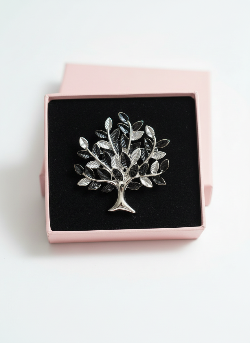 F05865 brooch in pink box