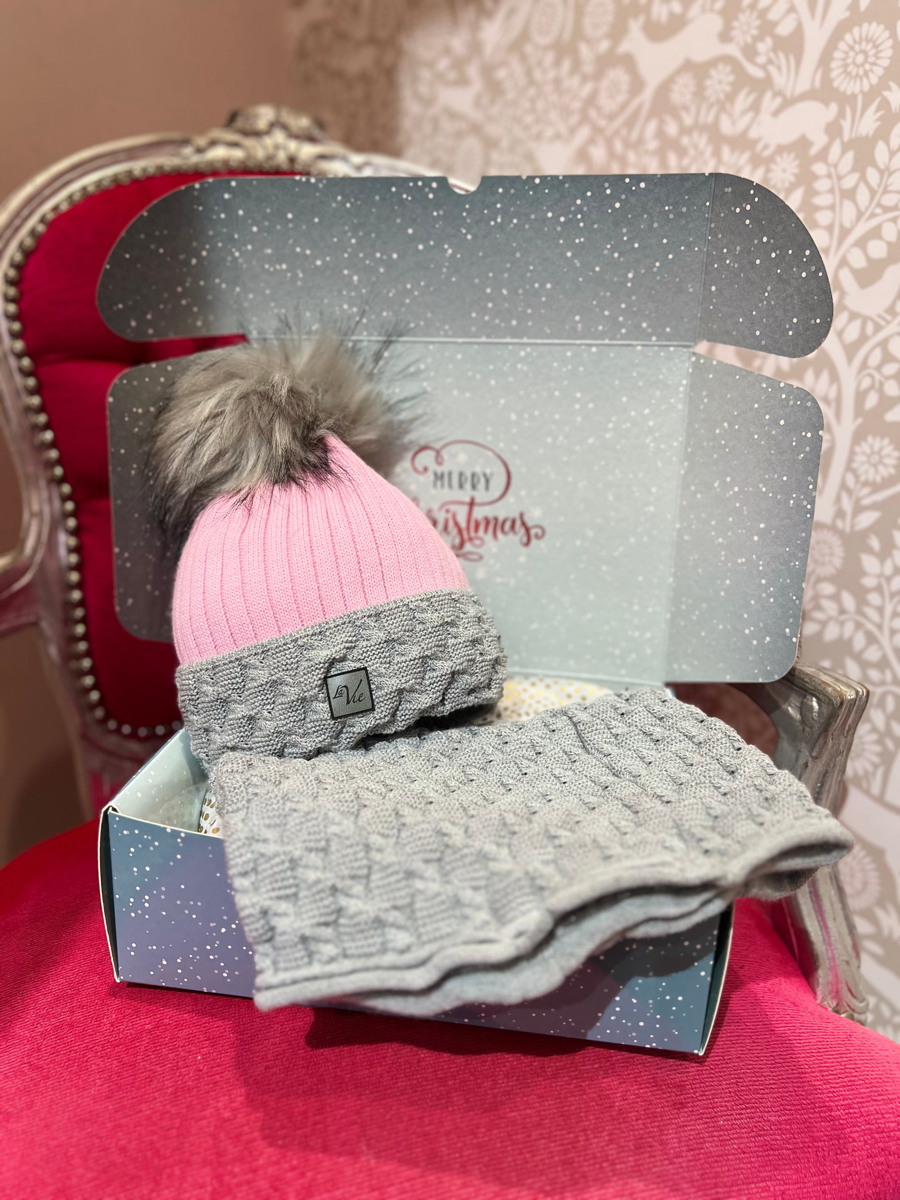 Celina Hat and Snood Gift Box 🎁🎄
