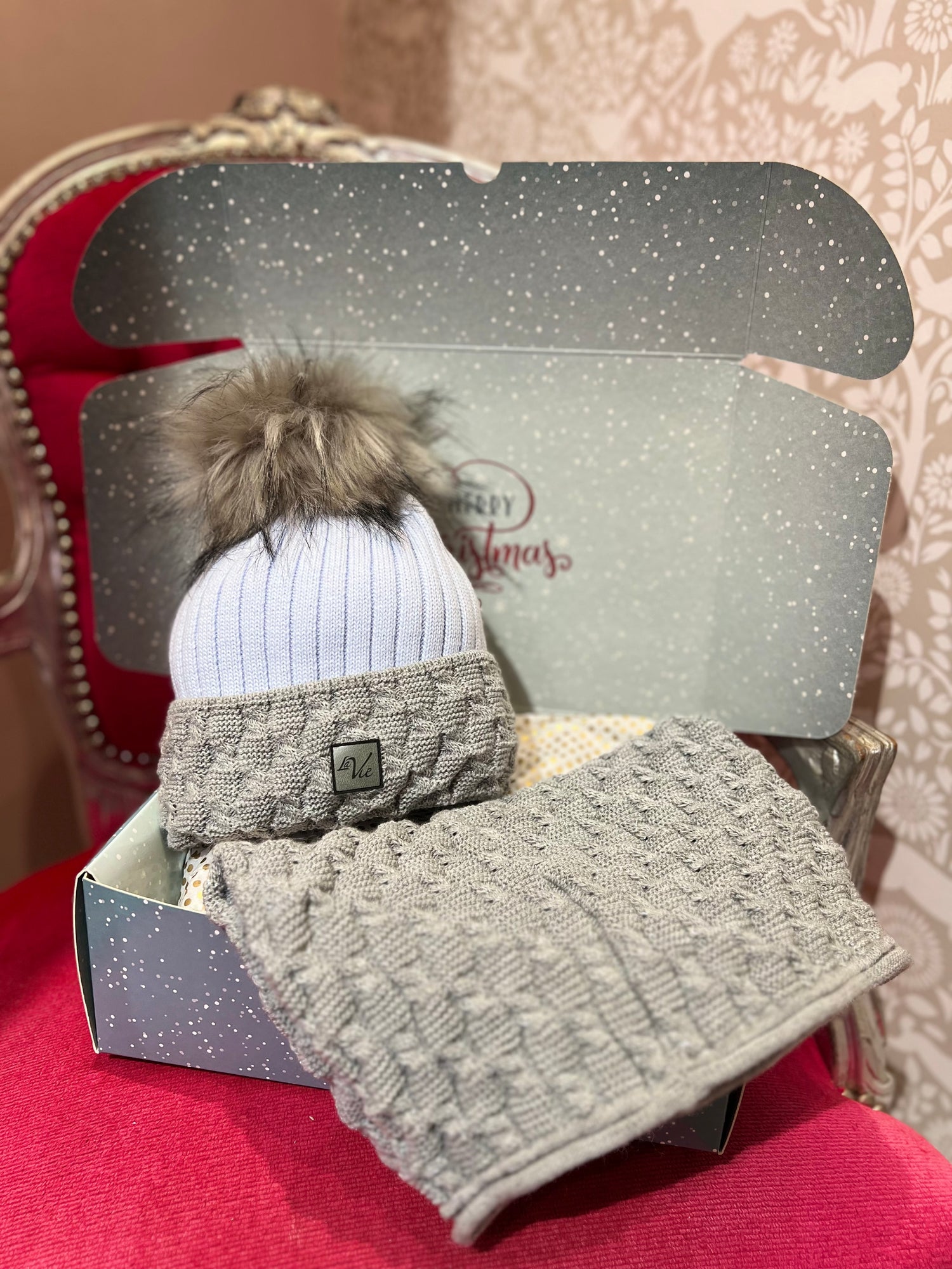 Celina Hat and Snood Gift Box 🎁🎄