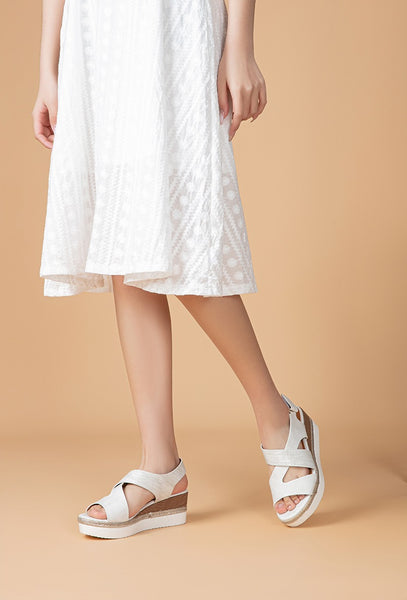 low wedge sandal with velcro fastening bLACK OR WHITE