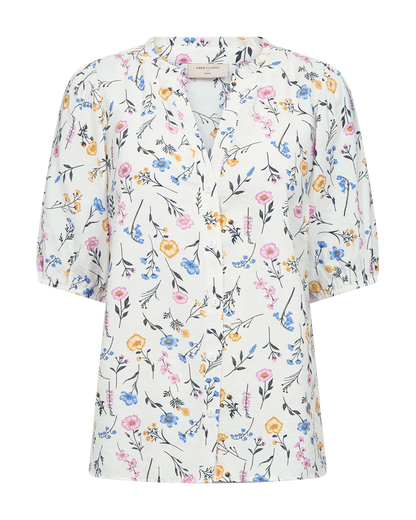 FreeQuent MOLLI shirt in pretty flower print. Yellow or Khaki