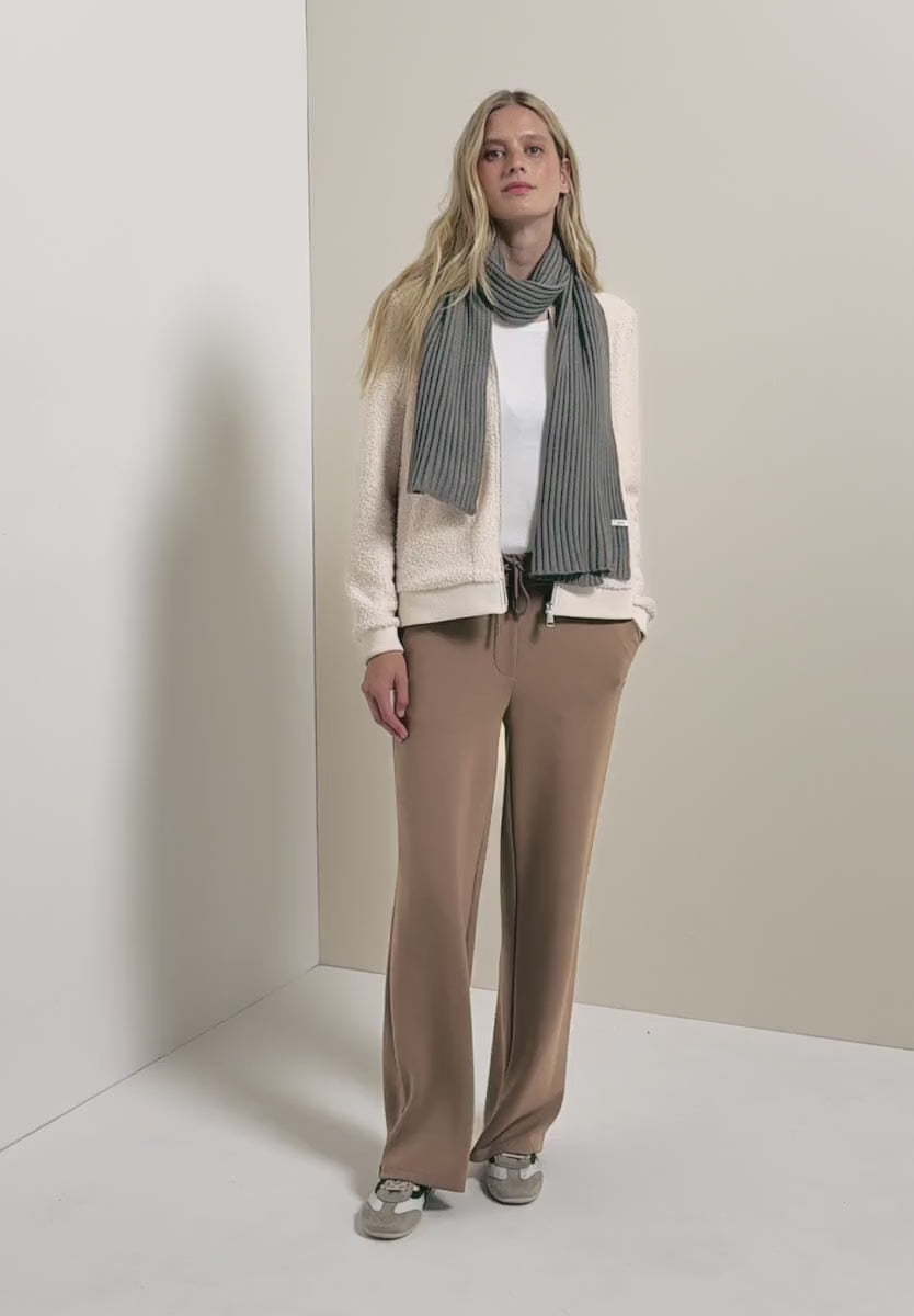 Cecil long knit scarf in Olive Green 572818
