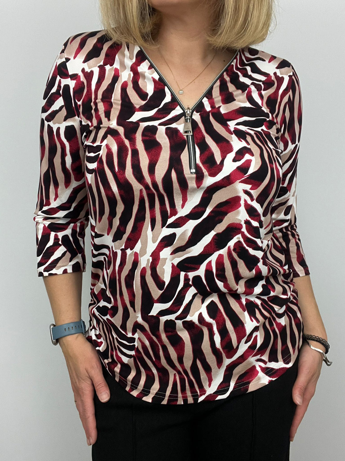 Black and Red print Zip top with 3/4 sleeves