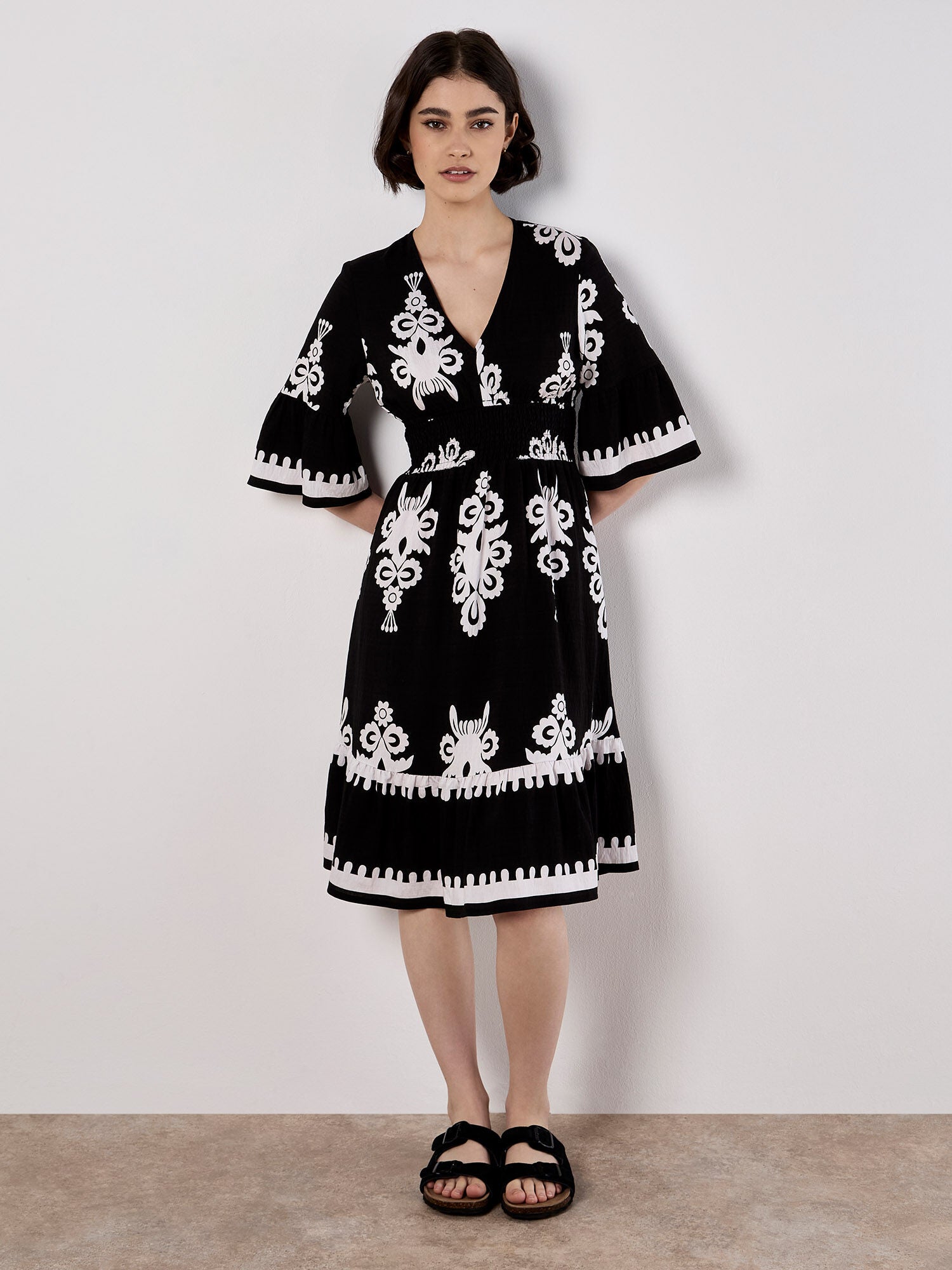 iKAT Print dress with Shirred waist, half sleeve and pockets Black Or Navy