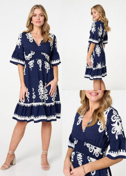 iKAT Print dress with Shirred waist, half sleeve and pockets Black Or Navy
