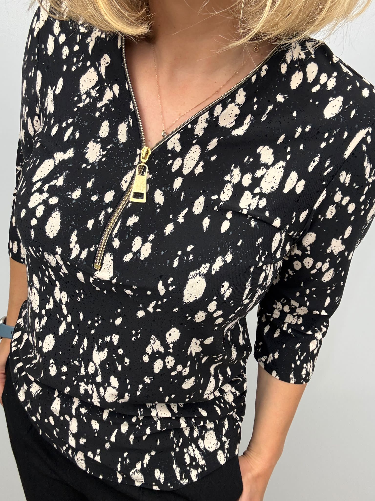 Ilona 3/4 sleeve zip top in black and cream print Zipaw 8