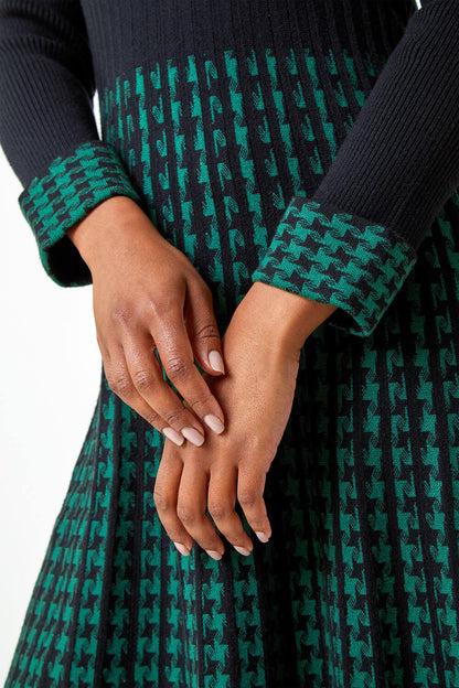 Black and Green Knit knee lemgth dress with cuff detail