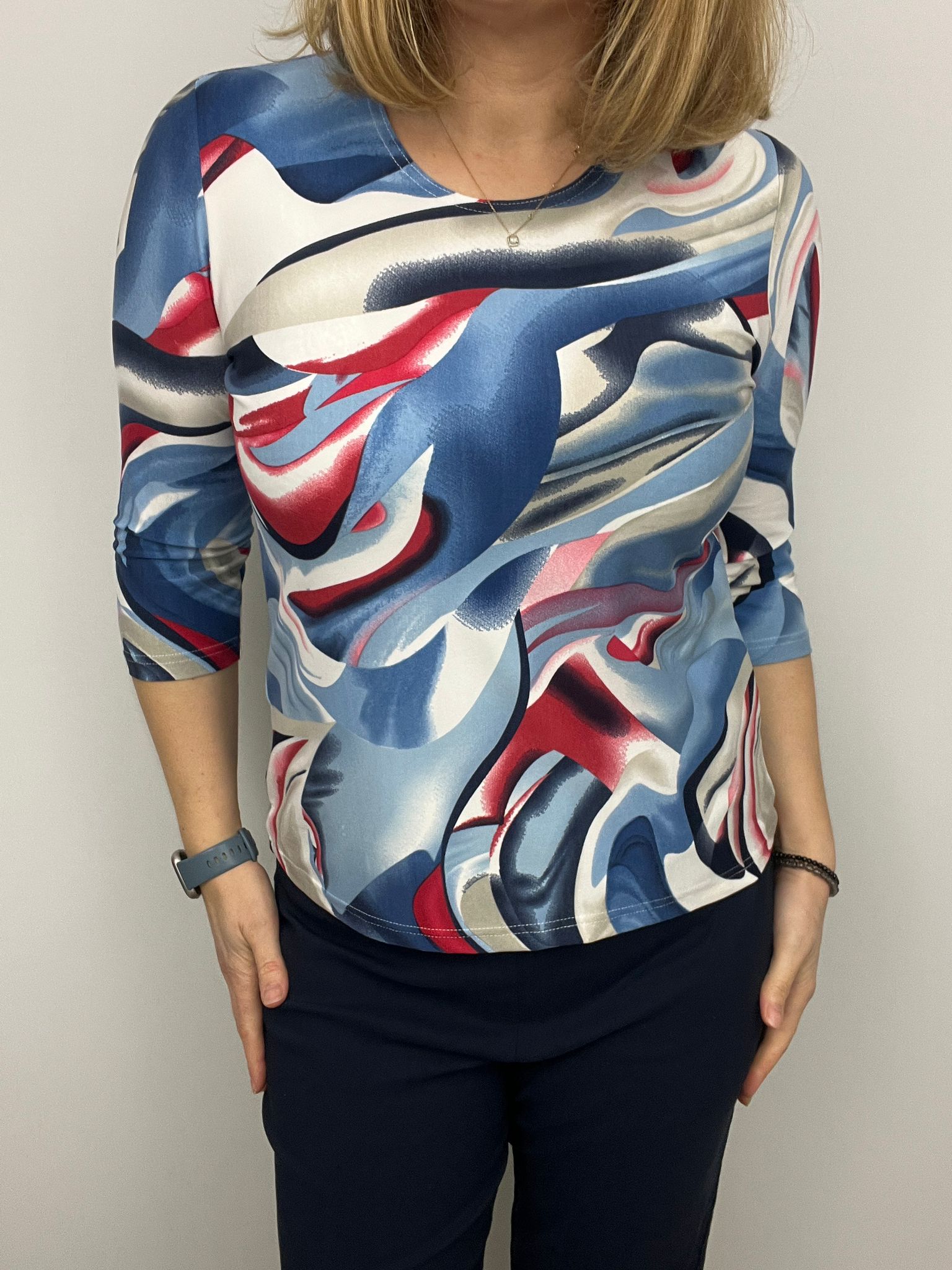 Ilona Lightweight top with round neckline and 3/4 sleeve