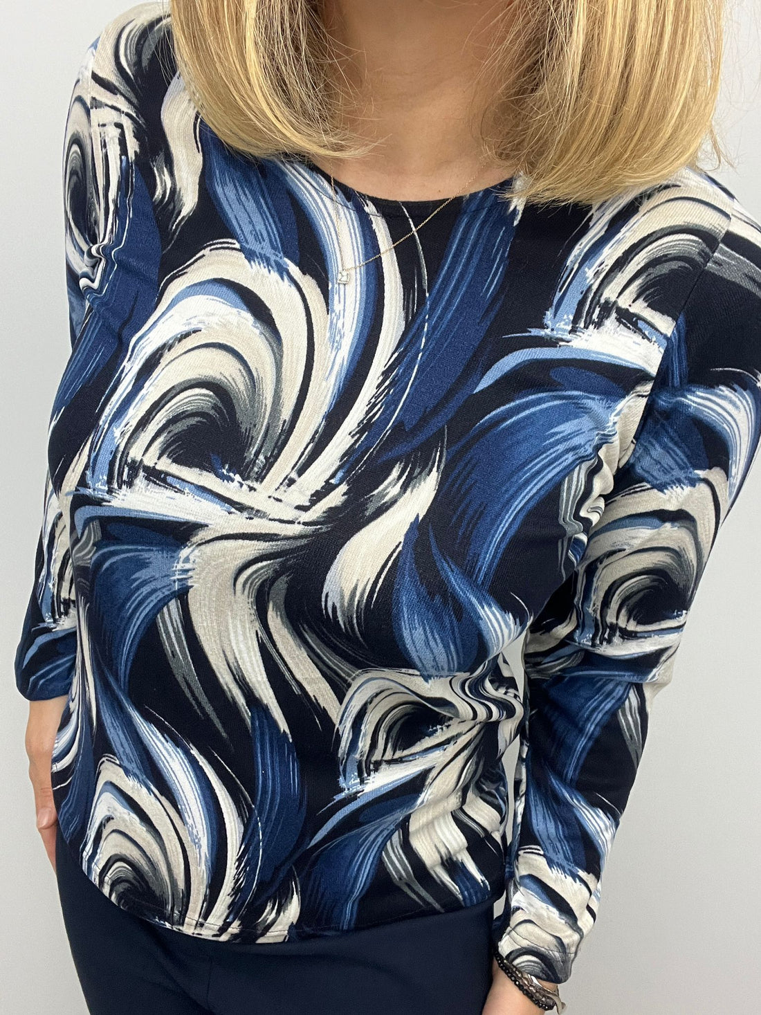 Long Sleeve fine knit in Navy and White Print