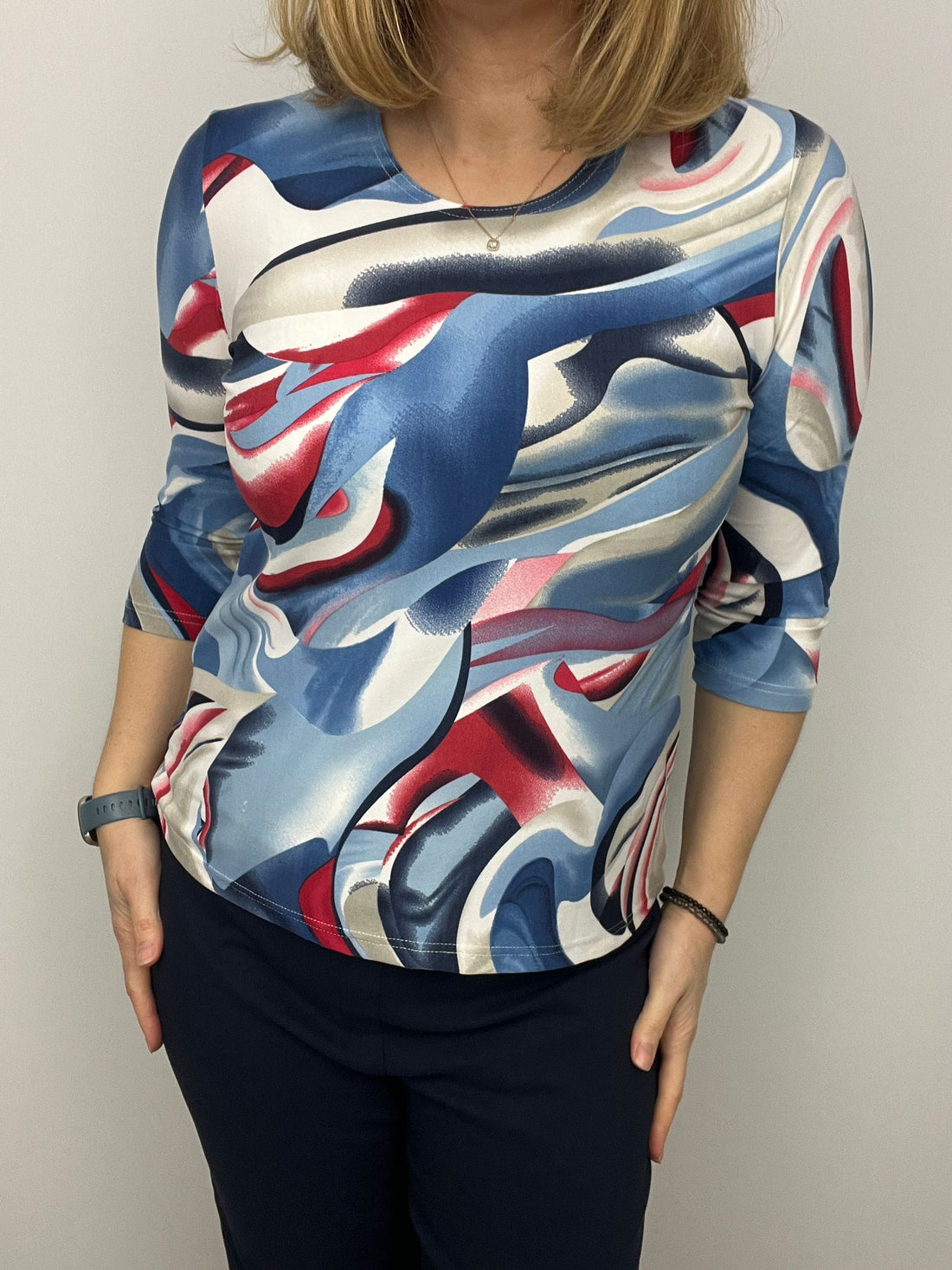 Ilona Lightweight top with round neckline and 3/4 sleeve