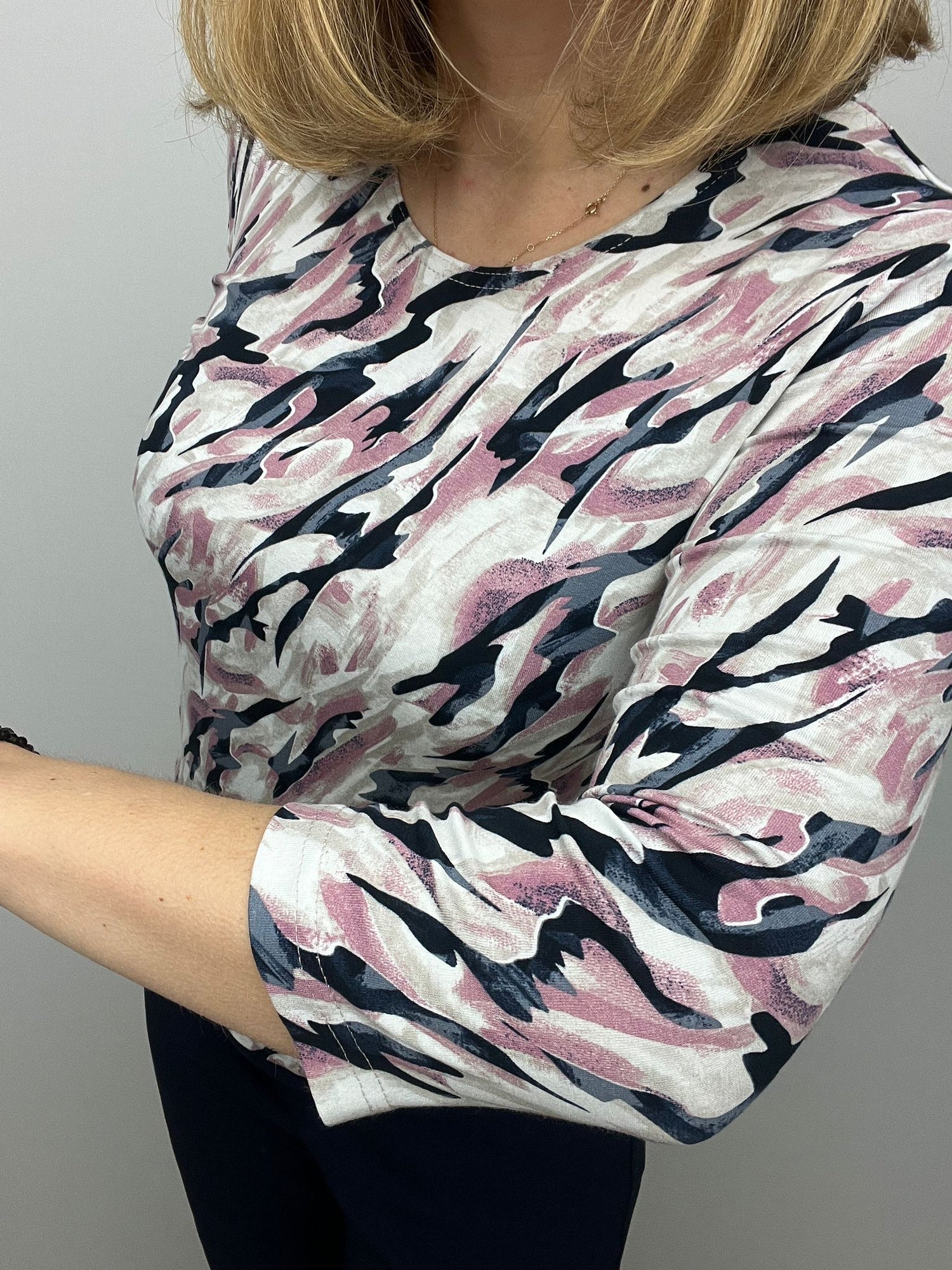 Ilona 3/4 Sleeve cotton feel top.