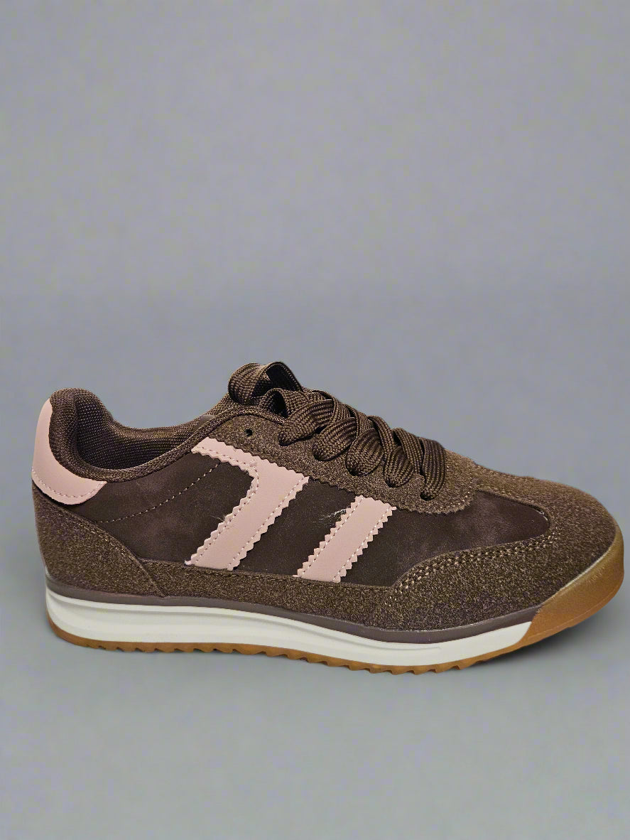 Be Sport Brown classic trainer with Pink Stripe