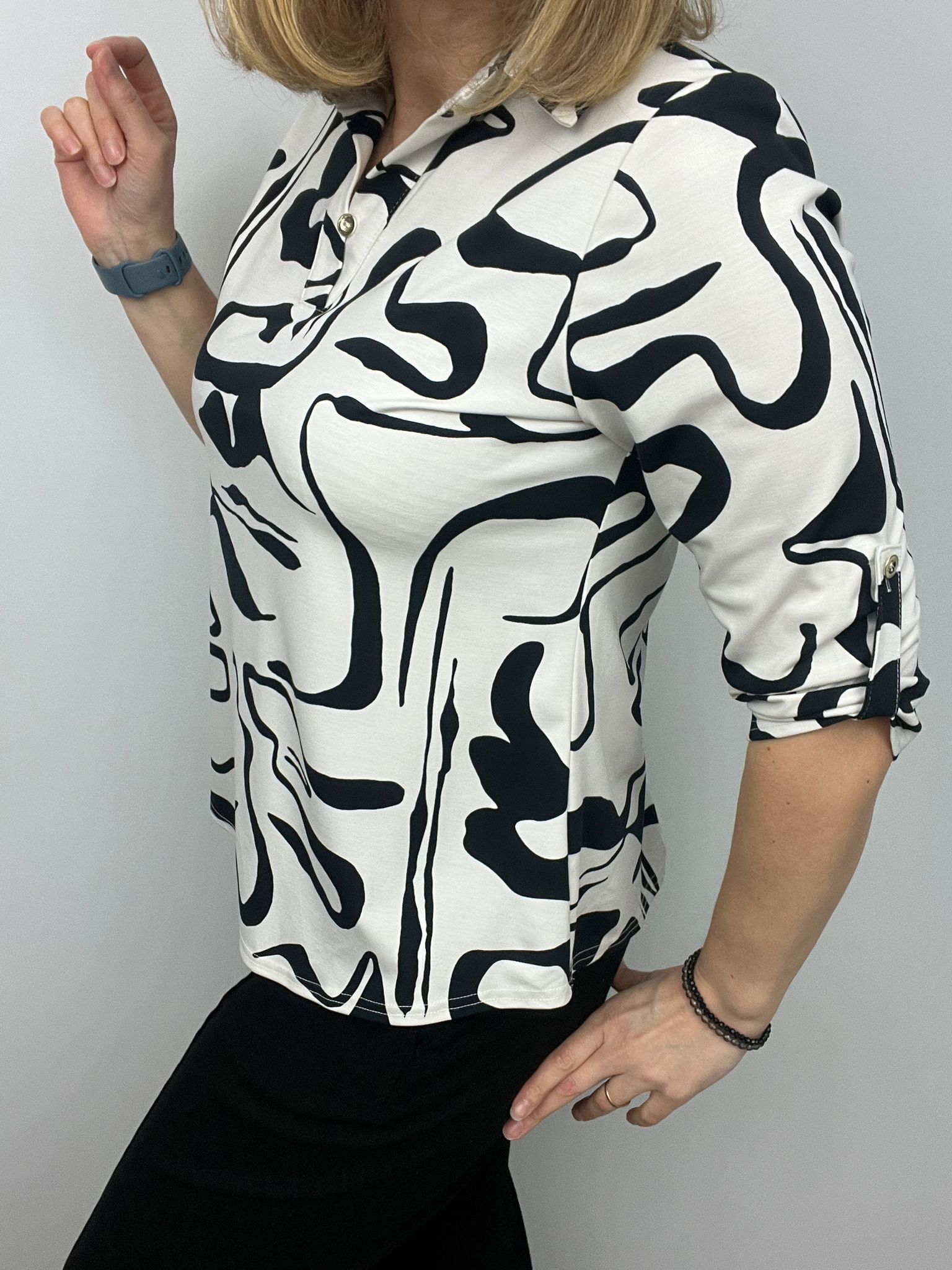 Ilona V neck top with collar in black or Pink Alfa With Collar
