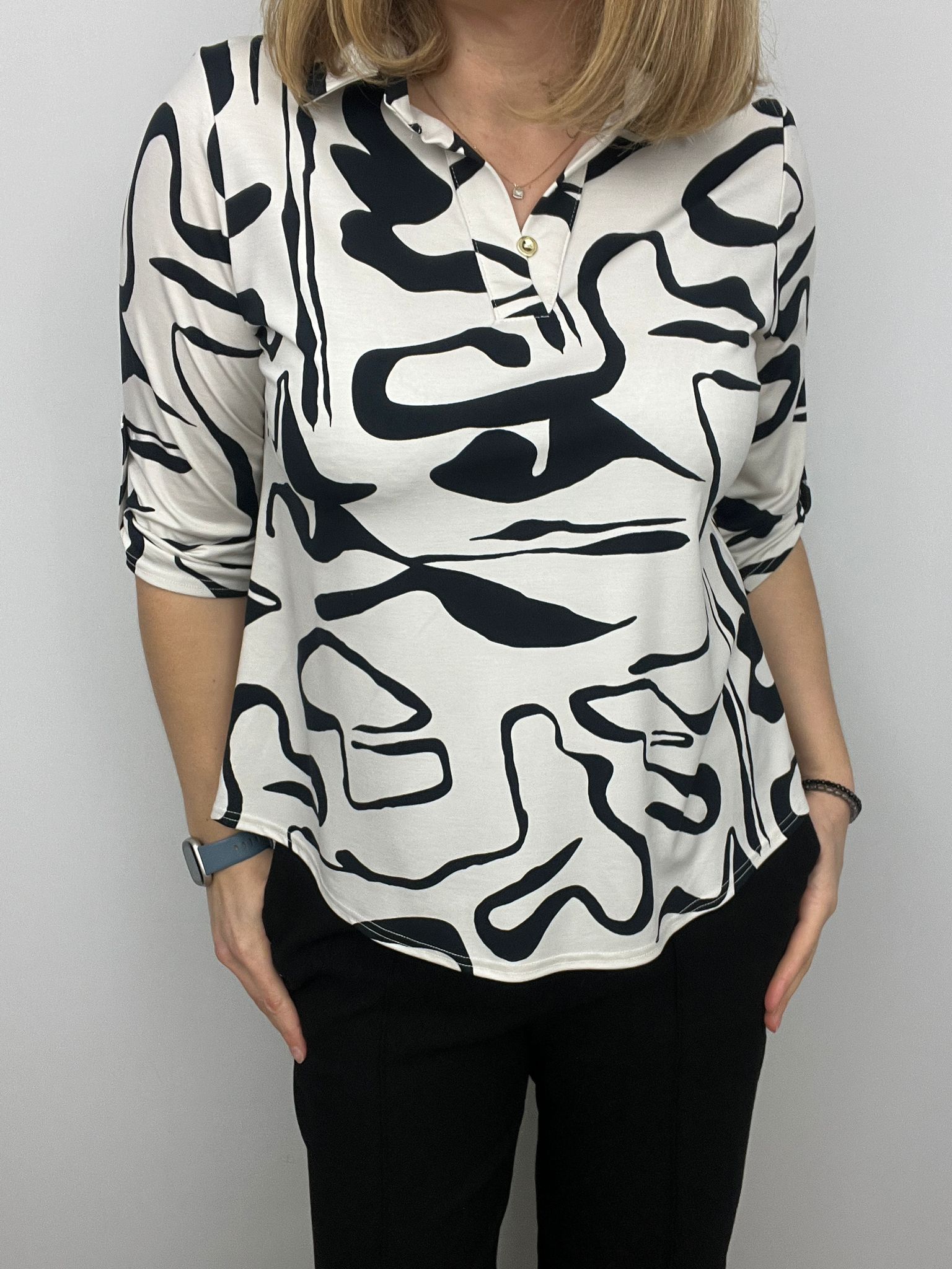 Ilona V neck top with collar in black or Pink Alfa With Collar