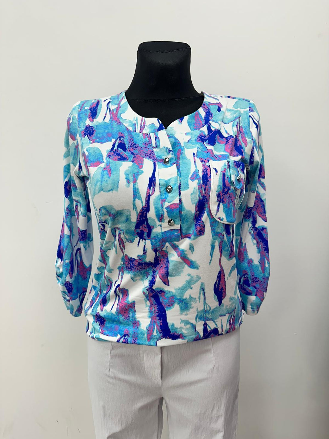 Yew Top Grandad style collar with 4 button front opening Yew26 7