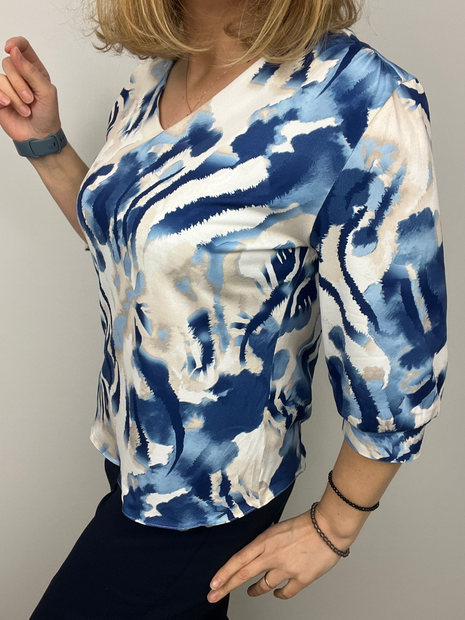 Ilona V Neck Top in Blue Print