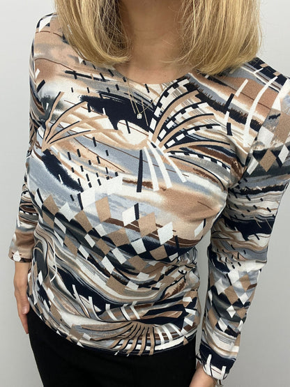 Long sleeve fine Knit in Black Tan and grey print