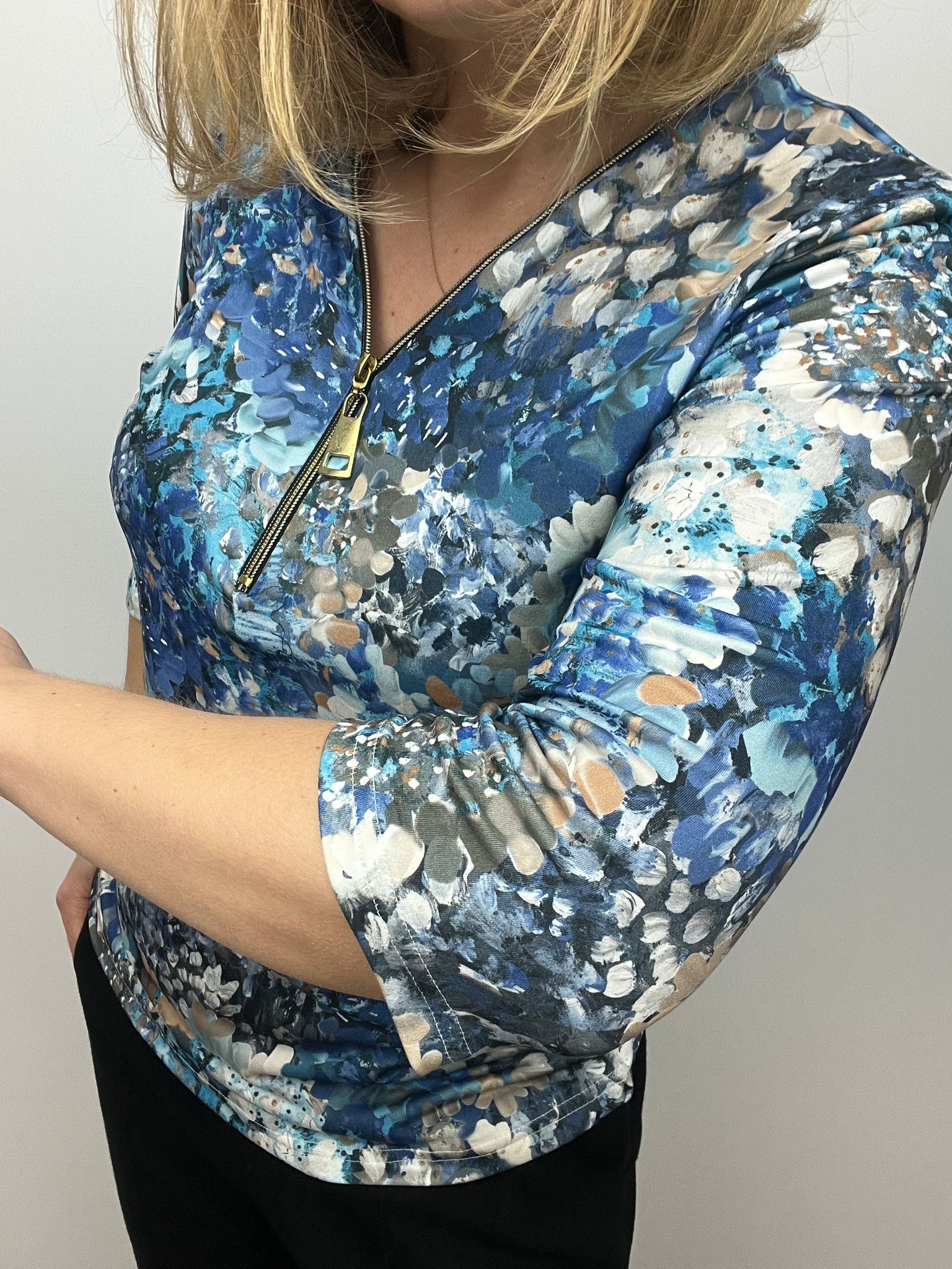 Ilona Blue print Zip top with 3/4 sleeve Zip26 3