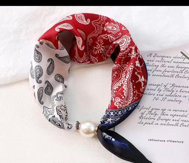 D Biggins Pearl Clasp paisley print 25