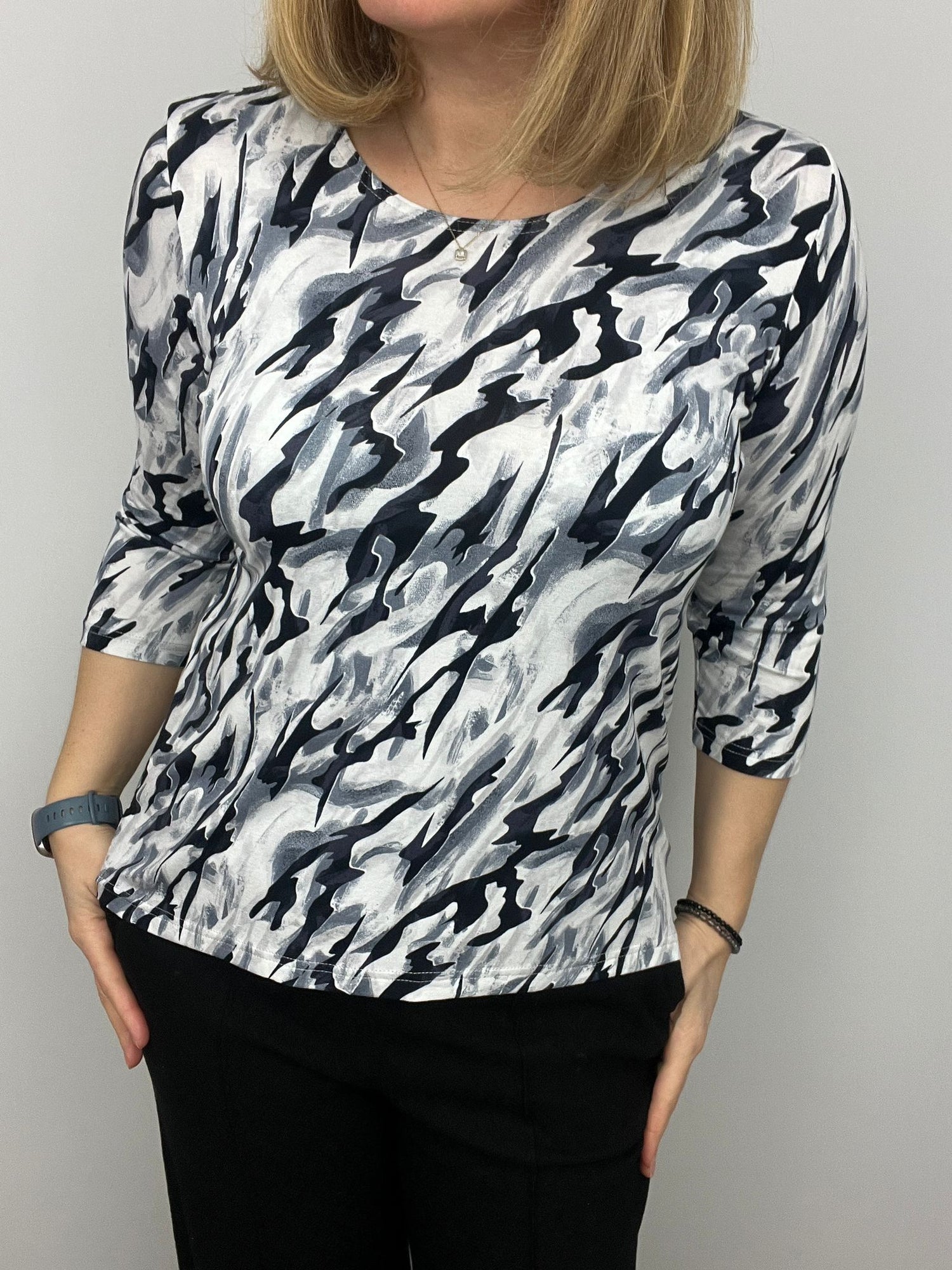 Ilona 3/4 Sleeve cotton feel top.