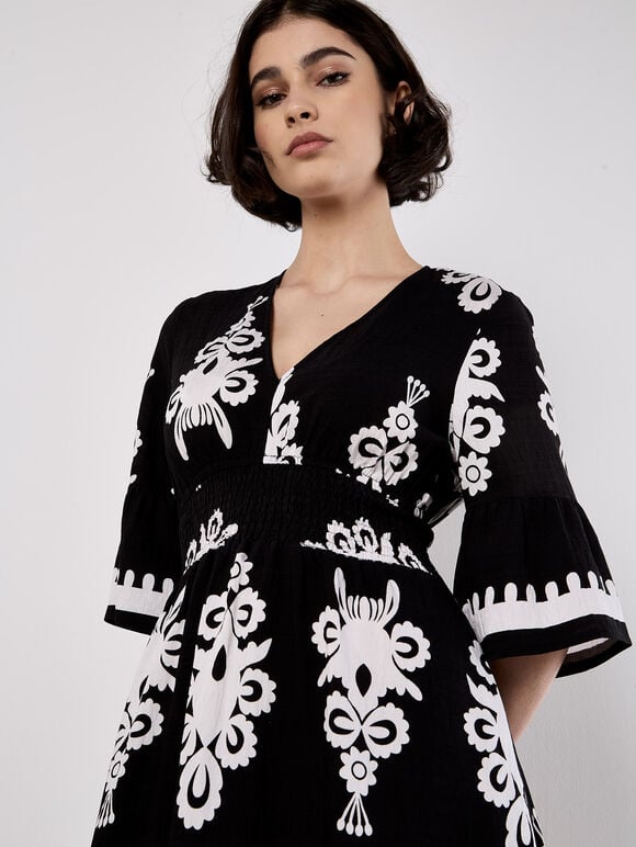 iKAT Print dress with Shirred waist, half sleeve and pockets Black Or Navy