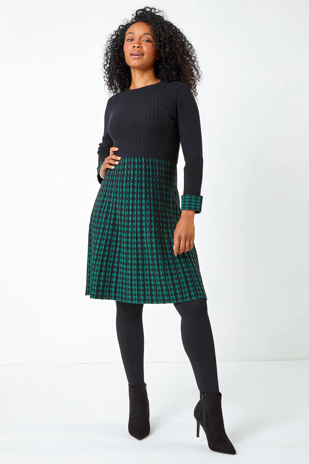 Black and Green Knit knee lemgth dress with cuff detail