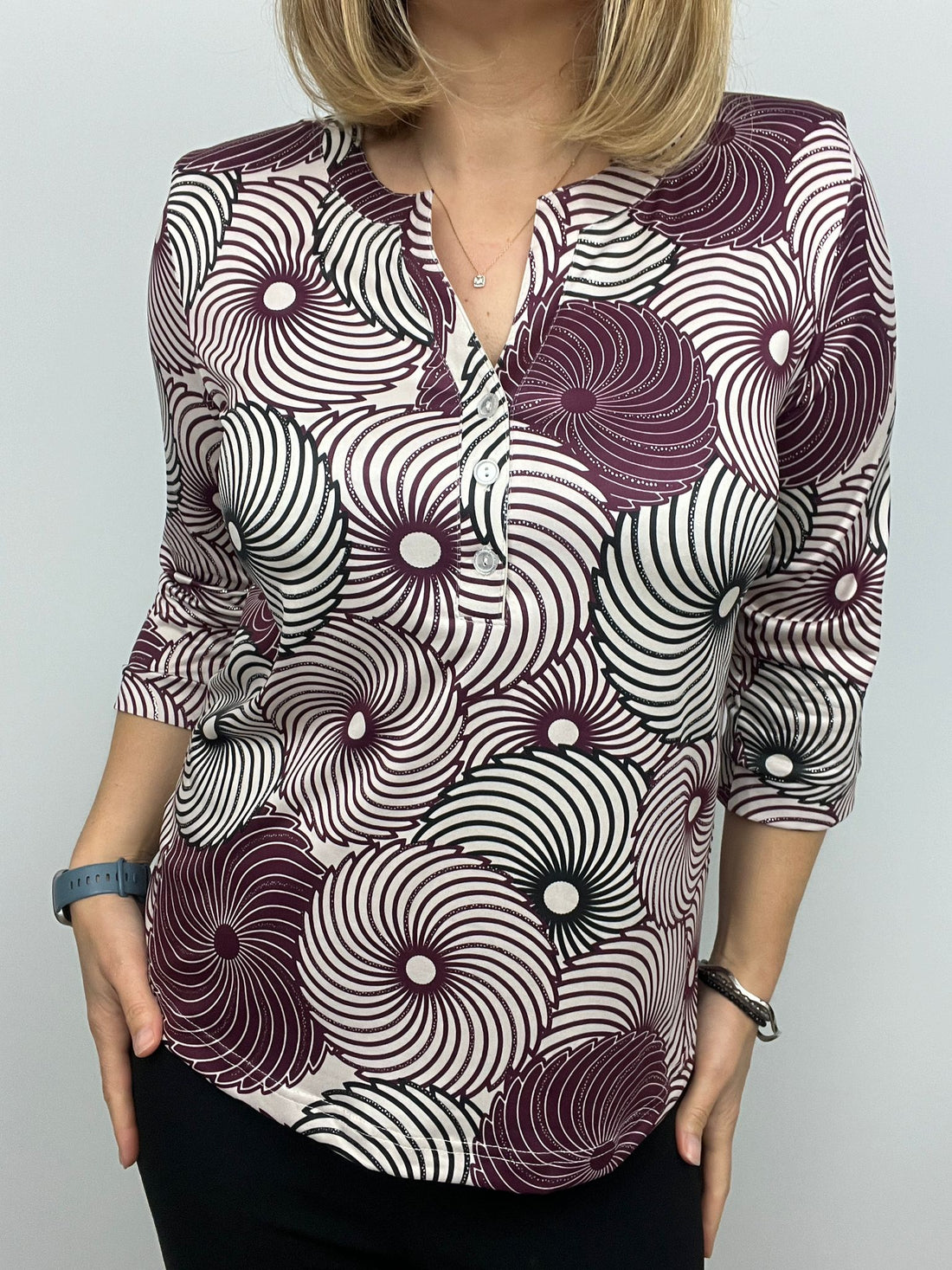 Ilona plum print top with 3 button opening