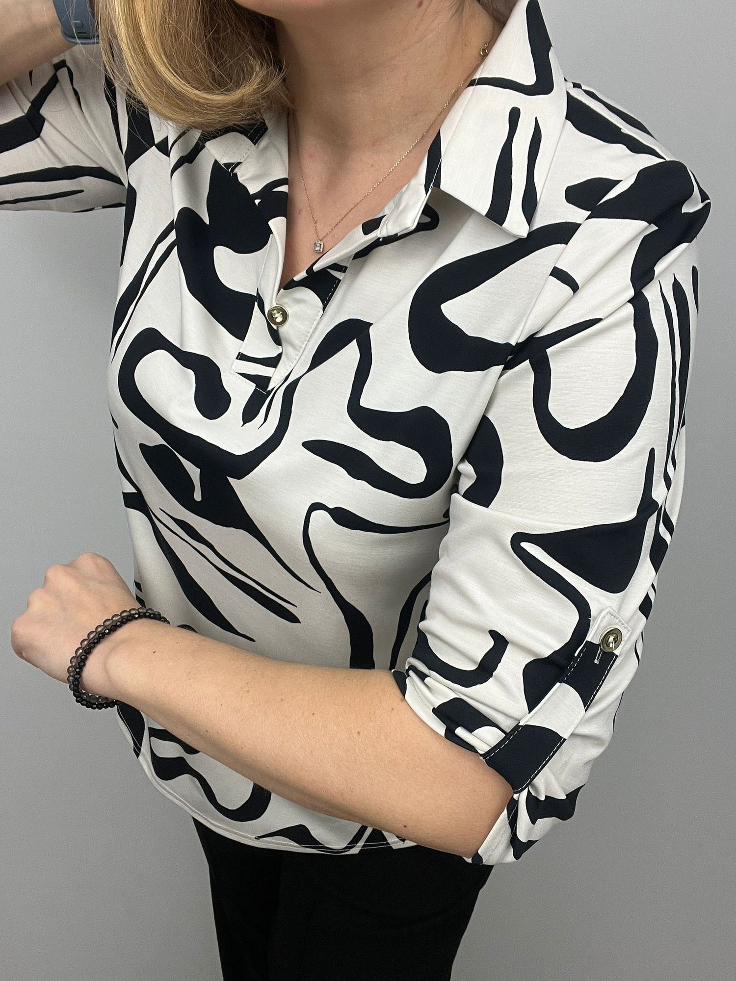 Ilona V neck top with collar in black or Pink Alfa With Collar