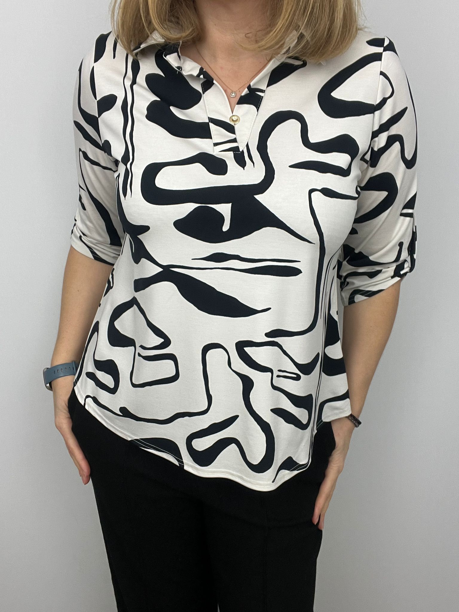 Ilona V neck top with collar in black or Pink Alfa With Collar