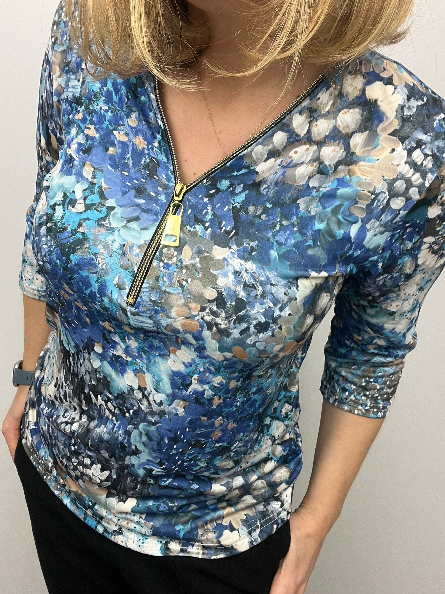 Ilona Blue print Zip top with 3/4 sleeve Zip26 3