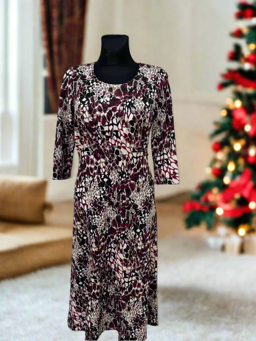 Yew Jersey Midi Dress in Rich Burgundy Print 4138 2025
