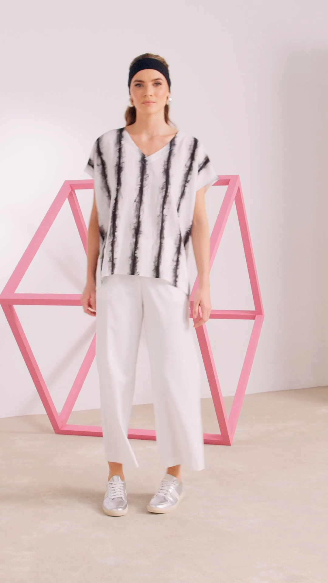 Naya blurred stripe v Neck Top  Nas25275